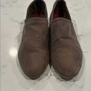Women’s Slip-On Casual Shoes in Brown